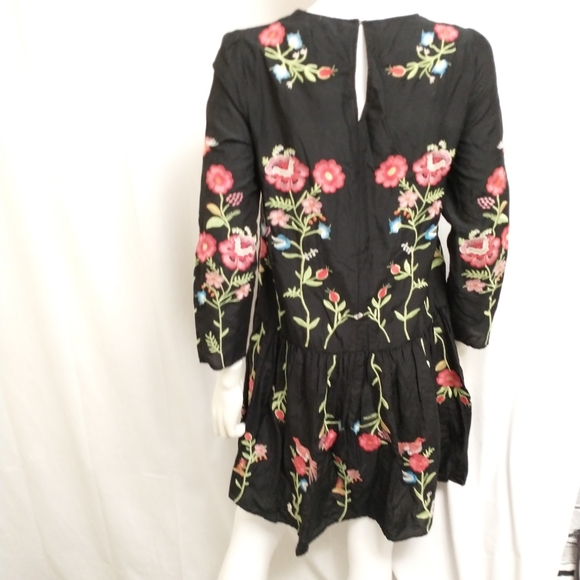XS Embroidered Zara Dress - Picture 5 of 8